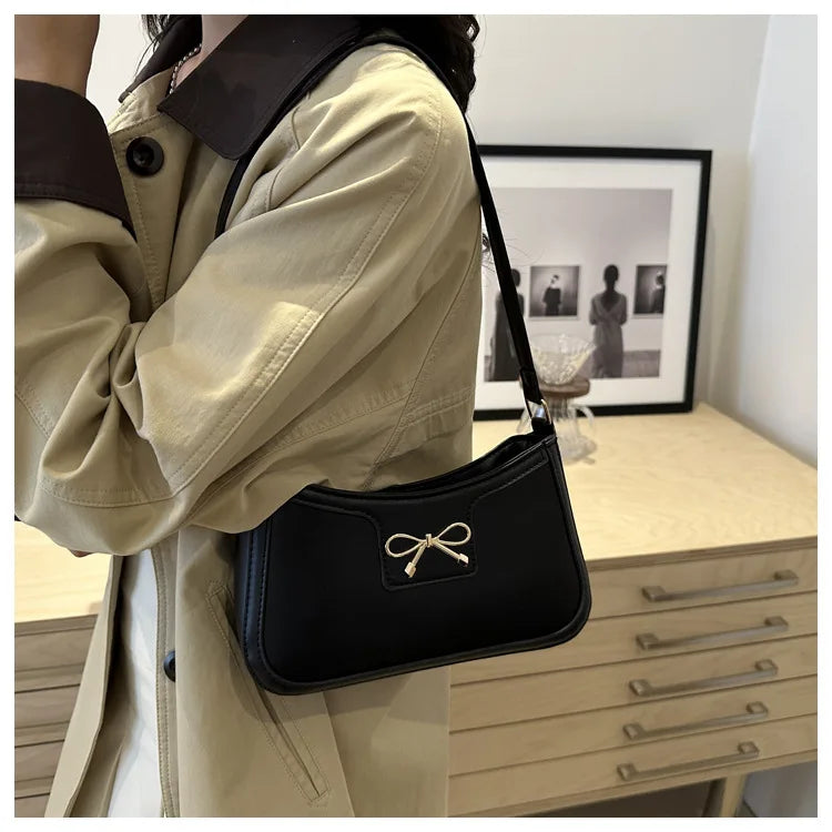 Stylish Shoulder Bag with Metal Bow Decoration, Versatile Underarm Bag, Classic Brown and Black Baguette Bag for Women Daily Use